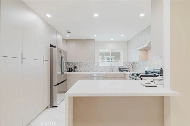 2417 E Dudley Street, Pasadena, CA 91104