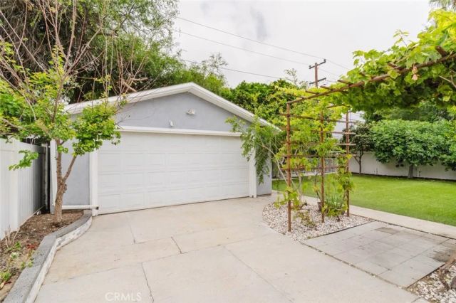 2417 E Dudley Street, Pasadena, CA 91104