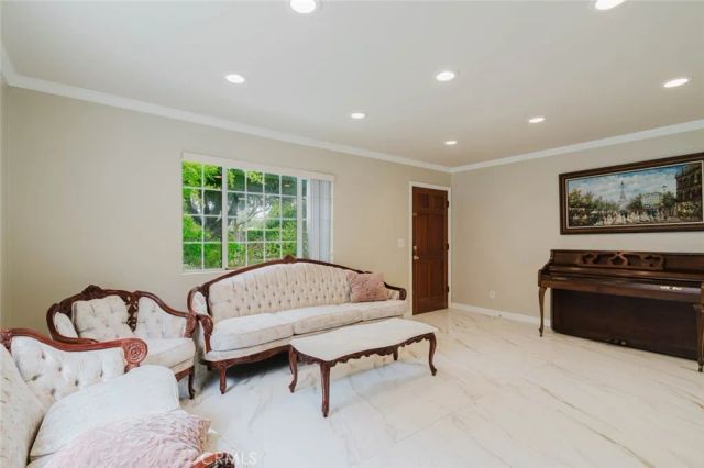 2417 E Dudley Street, Pasadena, CA 91104