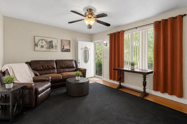 748 Warren Ave, Swansea, MA 02777