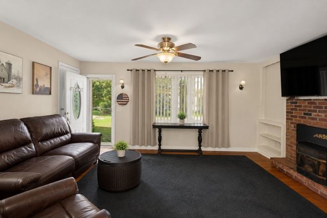748 Warren Ave, Swansea, MA 02777