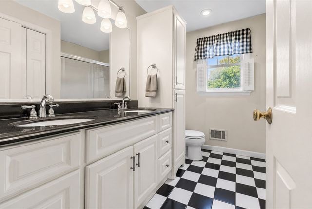 748 Warren Ave, Swansea, MA 02777