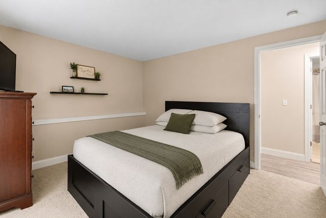 748 Warren Ave, Swansea, MA 02777