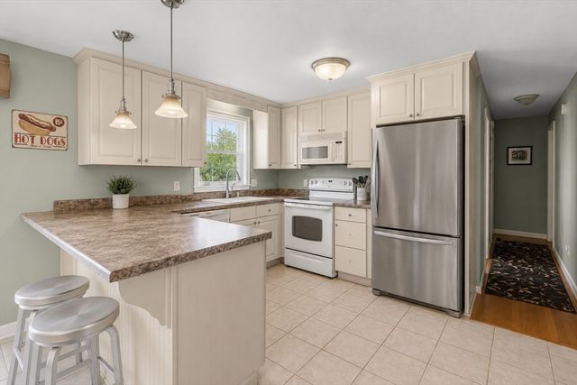 748 Warren Ave, Swansea, MA 02777