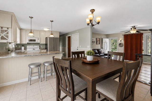 748 Warren Ave, Swansea, MA 02777