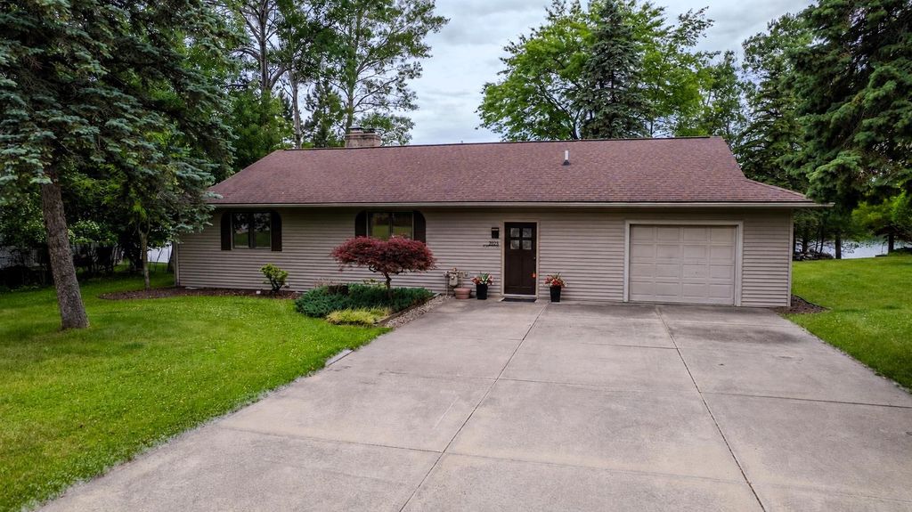 2028 N Haven Drive, Gladwin, MI 48624
