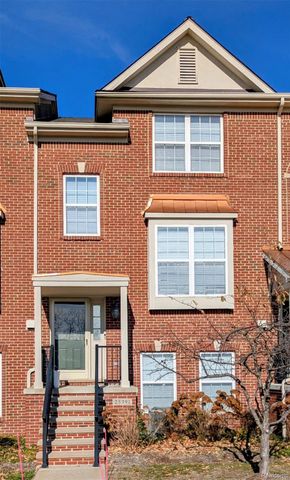 25391 SAINT JAMES Square, Southfield, MI 48075