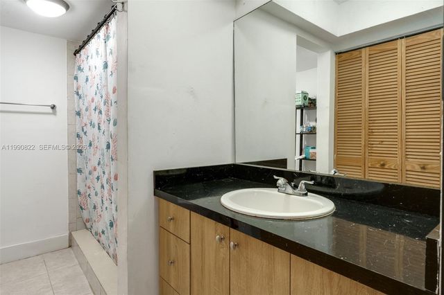 7670 SW 82nd St H117, Miami, FL 33143