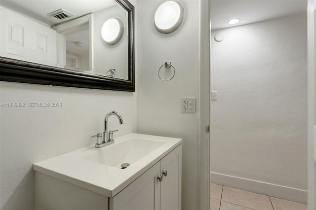 7670 SW 82nd St H117, Miami, FL 33143