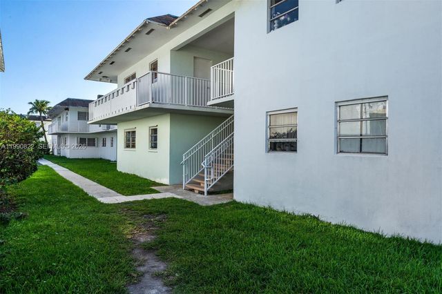 7670 SW 82nd St H117, Miami, FL 33143
