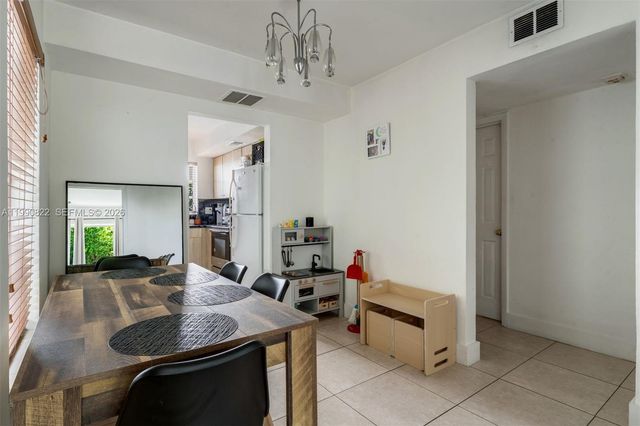 7670 SW 82nd St H117, Miami, FL 33143