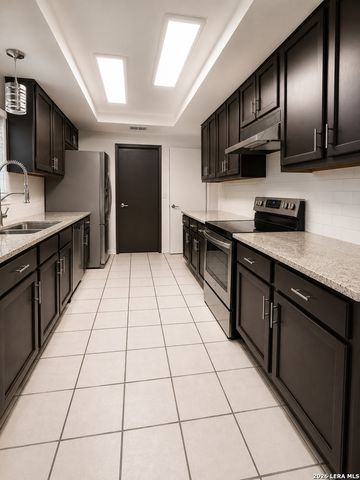 5327 TIMBER GLADE ST, San Antonio, TX 78250