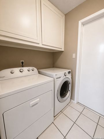 5327 TIMBER GLADE ST, San Antonio, TX 78250