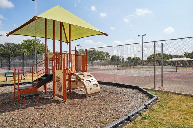 5327 TIMBER GLADE ST, San Antonio, TX 78250