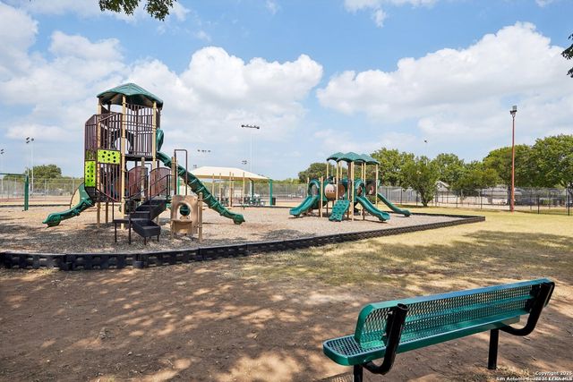 5327 TIMBER GLADE ST, San Antonio, TX 78250