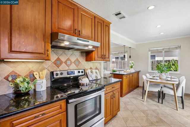 36436 Reina Pl, Newark, CA 94560