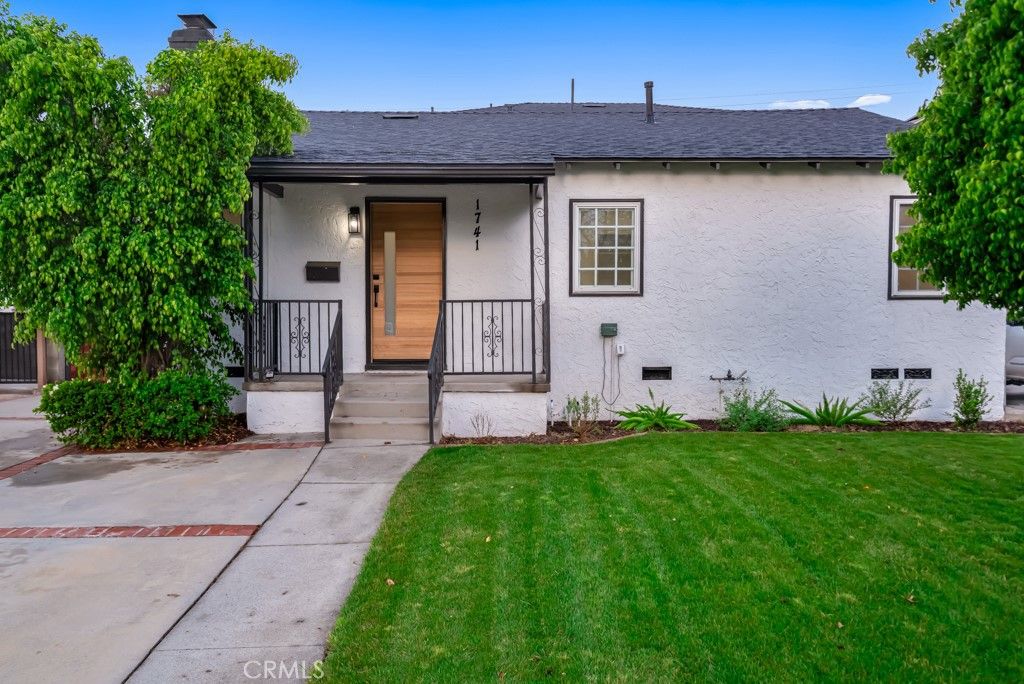 Image 1 of property listing at 1741 N Rose, Burbank, CA 91505