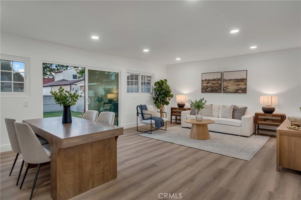 Image 11 of property listing at 1741 N Rose, Burbank, CA 91505