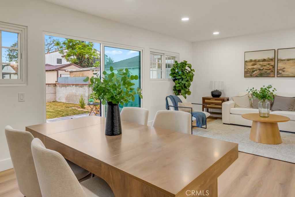 Image 13 of property listing at 1741 N Rose, Burbank, CA 91505