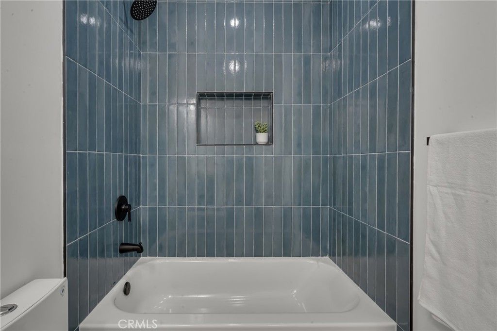 Image 18 of property listing at 1741 N Rose, Burbank, CA 91505