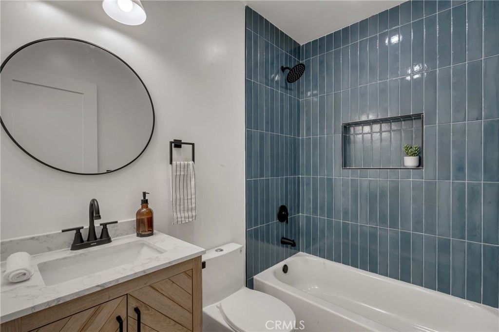 Image 19 of property listing at 1741 N Rose, Burbank, CA 91505