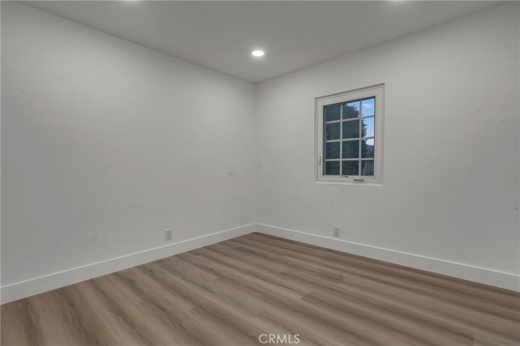 Image 23 of property listing at 1741 N Rose, Burbank, CA 91505