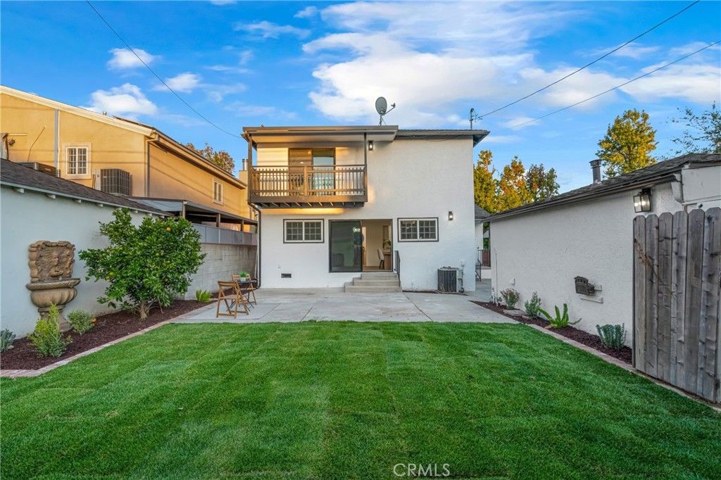 Image 38 of property listing at 1741 N Rose, Burbank, CA 91505