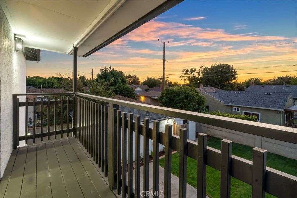 Image 39 of property listing at 1741 N Rose, Burbank, CA 91505