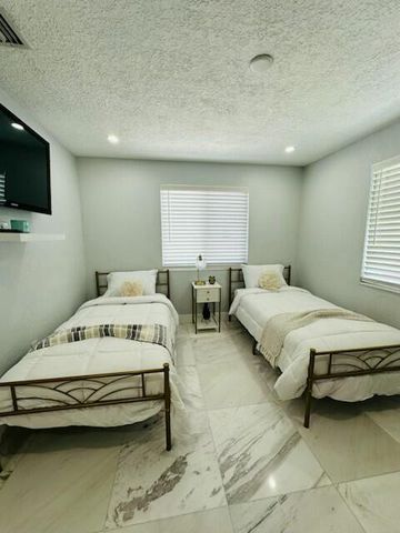 7540 Hope Street, Hollywood, FL 33024