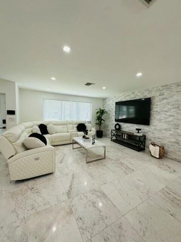 7540 Hope Street, Hollywood, FL 33024