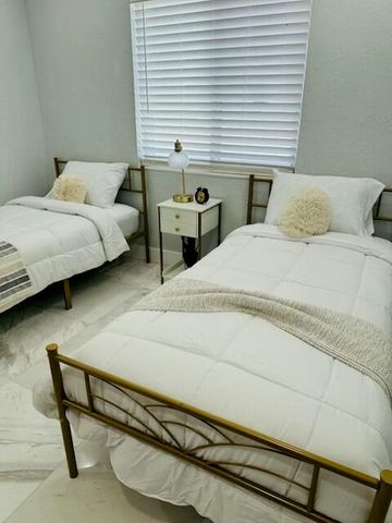 7540 Hope Street, Hollywood, FL 33024