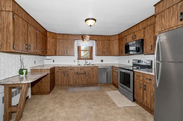 17 Roland Ave, Dracut, MA 01826