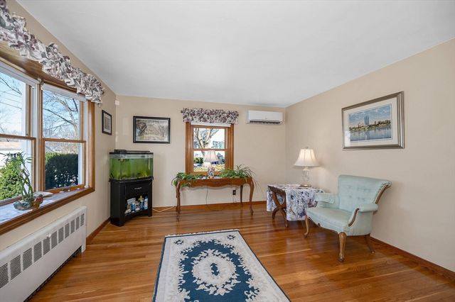 17 Roland Ave, Dracut, MA 01826