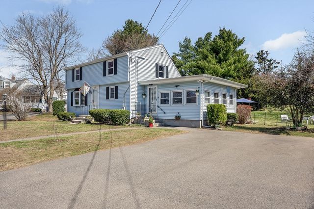 17 Roland Ave, Dracut, MA 01826