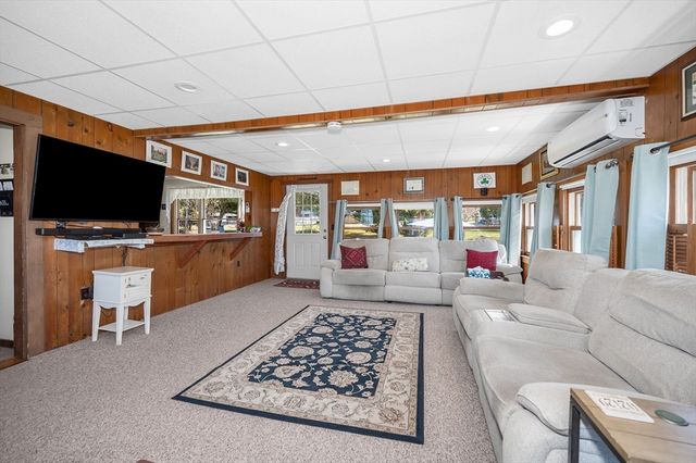 17 Roland Ave, Dracut, MA 01826