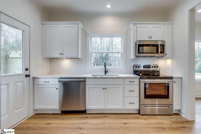 4 Hall Street, Greenville, SC 29607