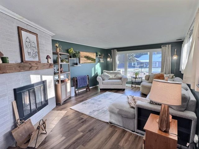 1204 GROVE STREET, Oshkosh, WI 54901