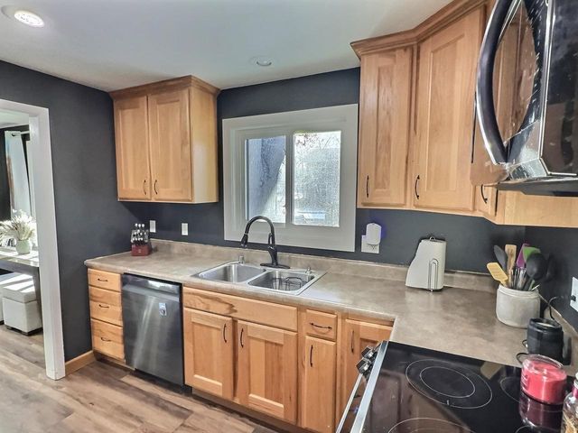 1204 GROVE STREET, Oshkosh, WI 54901