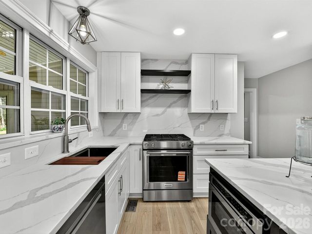 2597 Penngate Drive, Sherrills Ford, NC 28673