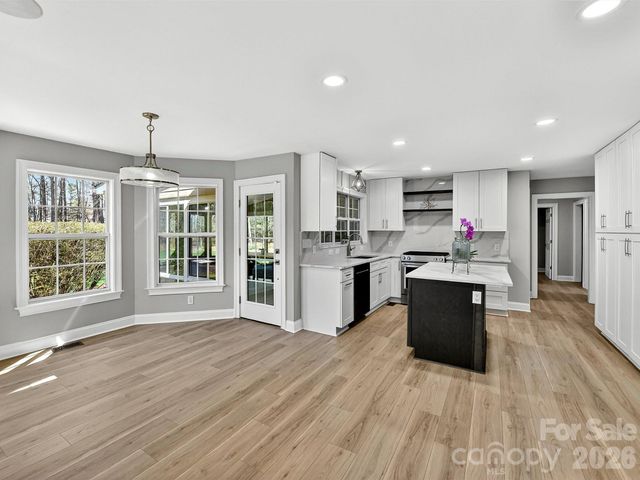 2597 Penngate Drive, Sherrills Ford, NC 28673