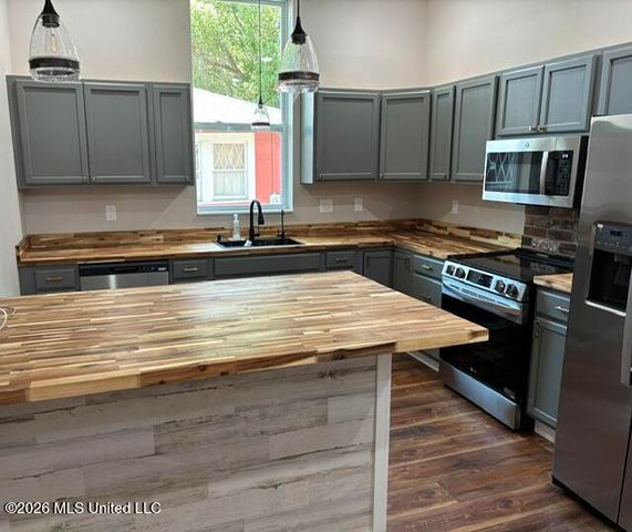 1115 36th Avenue, Gulfport, MS 39501