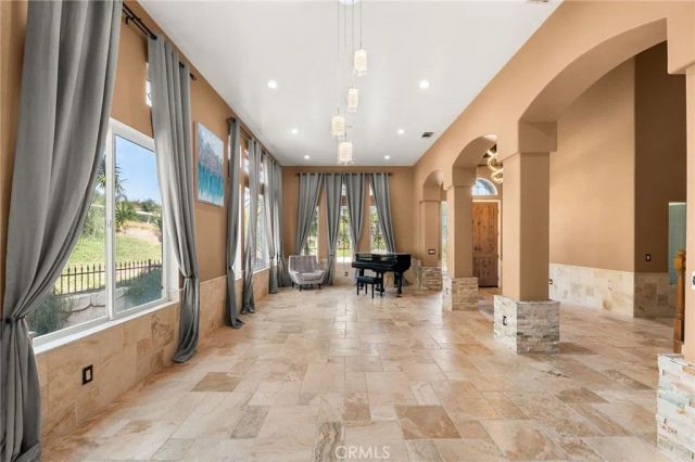 18936 Summerleaf Lane, Riverside, CA 92504