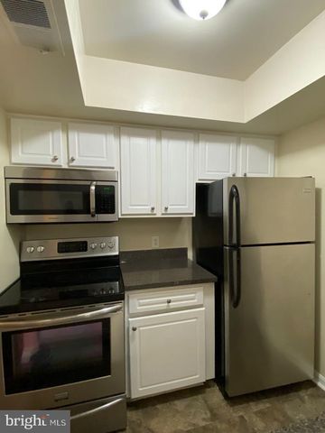 18318 STREAMSIDE DR #203, Gaithersburg, MD 20879