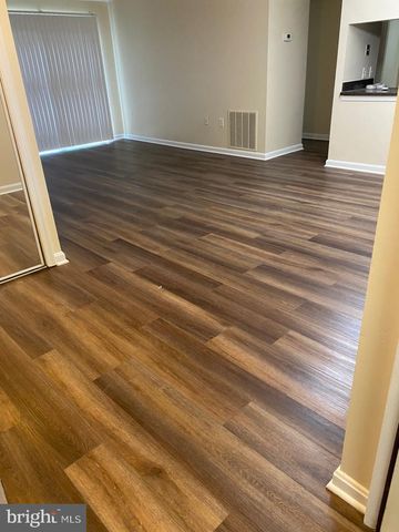 18318 STREAMSIDE DR #203, Gaithersburg, MD 20879