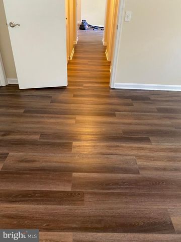 18318 STREAMSIDE DR #203, Gaithersburg, MD 20879