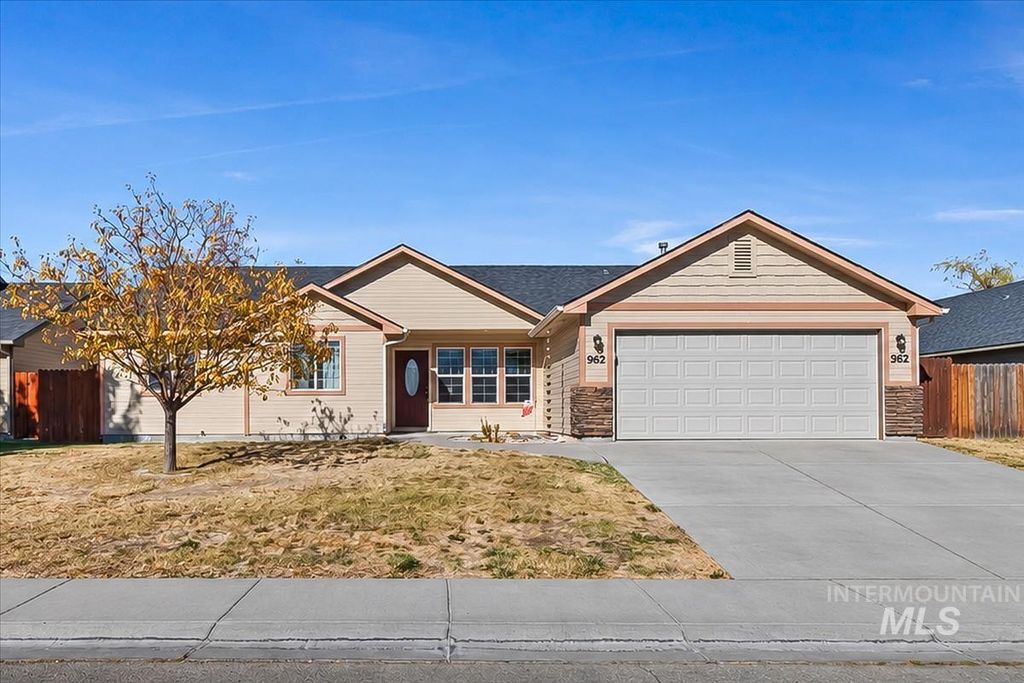 962 W 4th N, Mountain Home, ID 83647 photo 3
