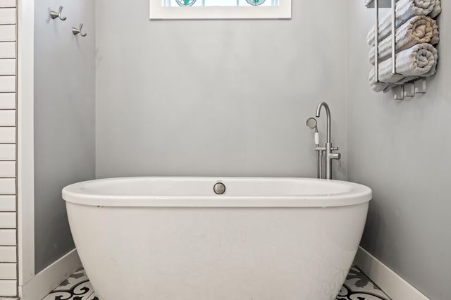 622 Lillards Ferry Road, Versailles, KY 40383