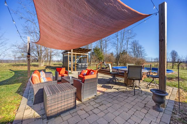 622 Lillards Ferry Road, Versailles, KY 40383