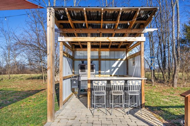 622 Lillards Ferry Road, Versailles, KY 40383