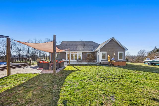 622 Lillards Ferry Road, Versailles, KY 40383